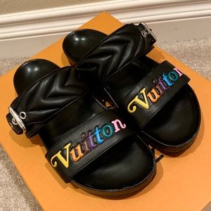 LOUIS VUITTON NEW WAVE BOM DIA FLAT MULE SIZE: 7